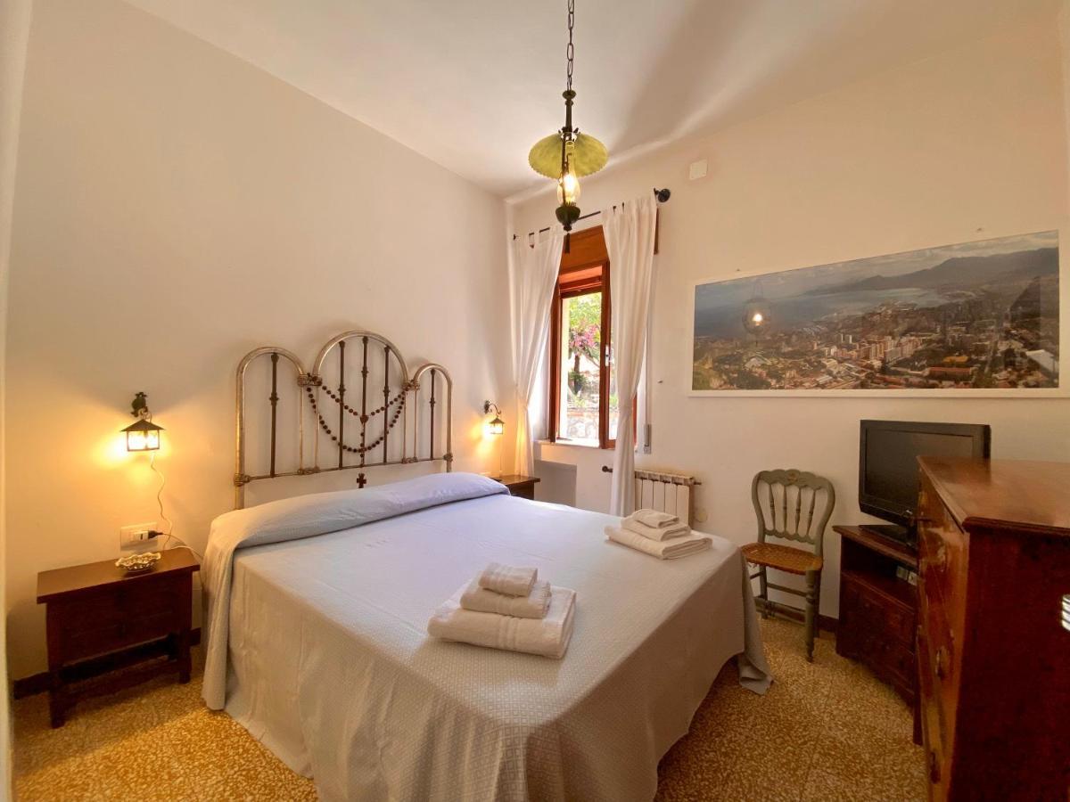 Villa Tana Pacenzia 切法卢 外观 照片