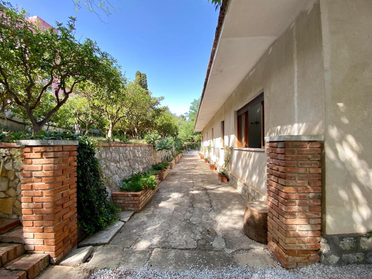 Villa Tana Pacenzia 切法卢 外观 照片