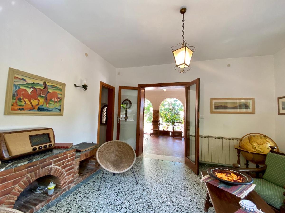 Villa Tana Pacenzia 切法卢 外观 照片