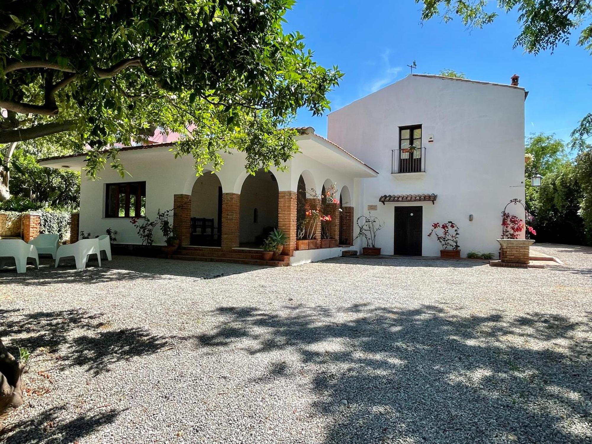 Villa Tana Pacenzia 切法卢 外观 照片