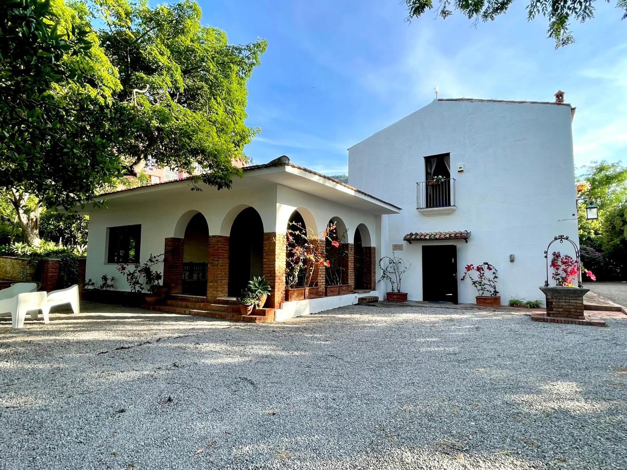 Villa Tana Pacenzia 切法卢 外观 照片