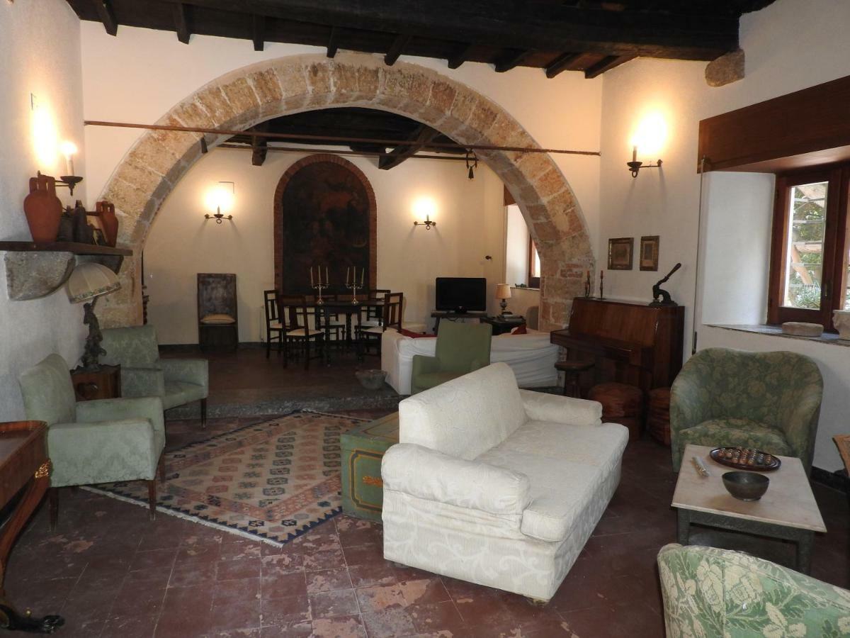 Villa Tana Pacenzia 切法卢 外观 照片